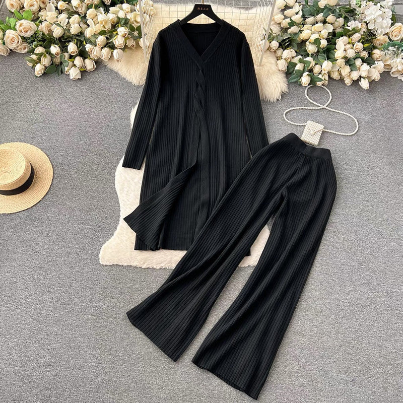Women's Elegant Knit Suit with V-Neck and Wide Leg