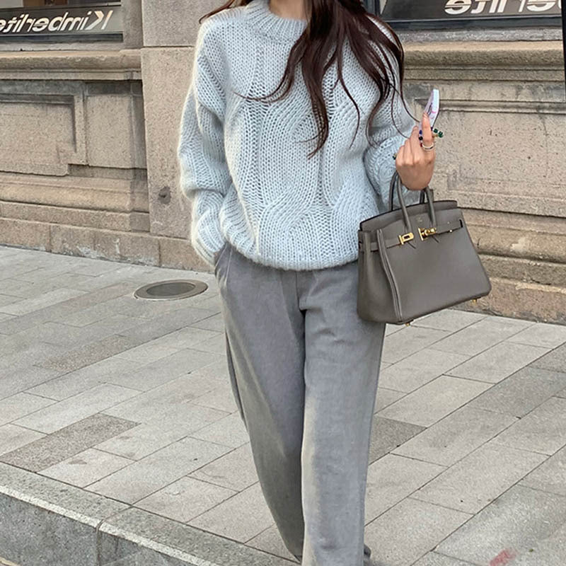 Women's Chunky Knit High-Neck Sweater with Wide Fit