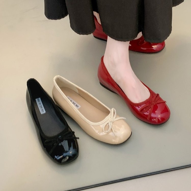 Women's Ballet Flats with Decorative Bow Appliqué and Comfortable Footbed