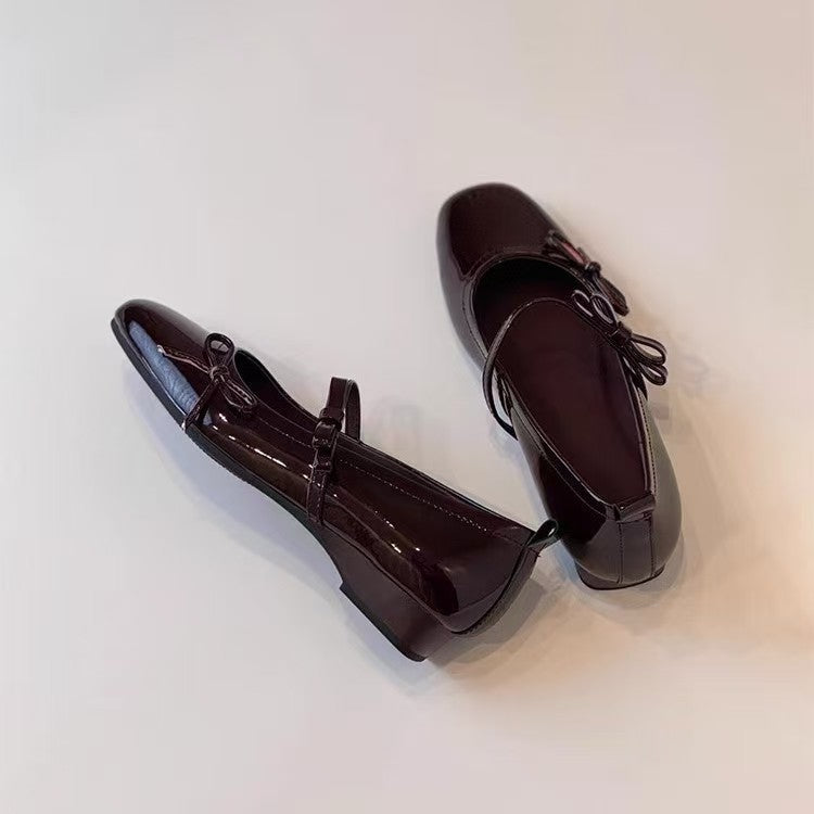 Women's Ballet Flats with Strap Closure and Glossy Finish