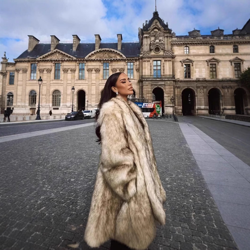 Women's Luxurious Faux Fur Coat with Voluminous Collar