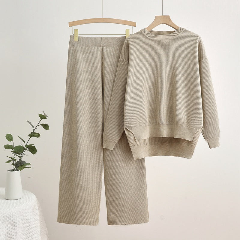 Women's Comfortable Knit Lounge Set with Dropped Shoulders