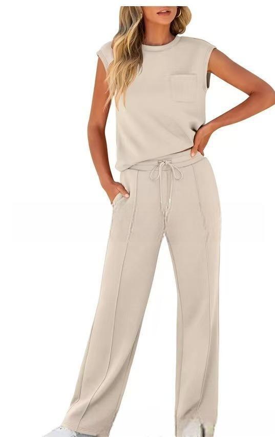 Women's Comfortable Lounge Set with Wide Cut and Fashionable Details