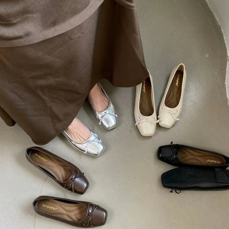 Women's Ballet Flats with Decorative Bow Design and Comfortable Footbed