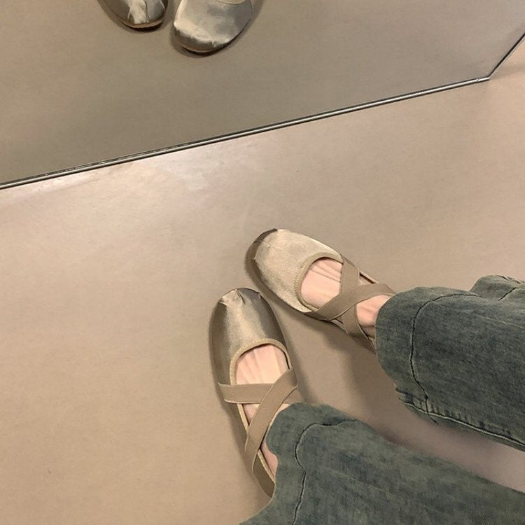 Women's Ballet Flats with Decorative Strap and Comfortable Footbed