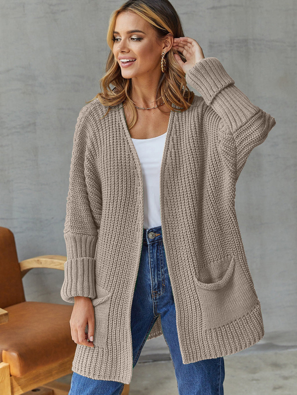 Women's Large Knit Cardigan with Ribbed Design and Pockets