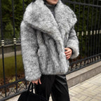 Women's Elegant Faux Fur Jacket with Voluminous Collar