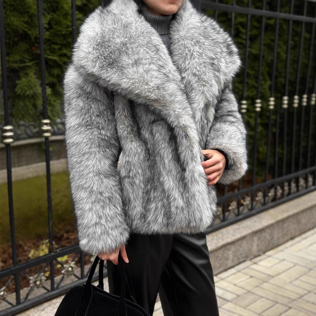 Women's Elegant Faux Fur Jacket with Voluminous Collar