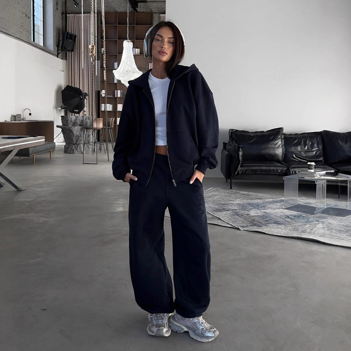 Women's Casual Zip Lounge Set with Oversized Hoodie and Tailored Relax Jogging Pants