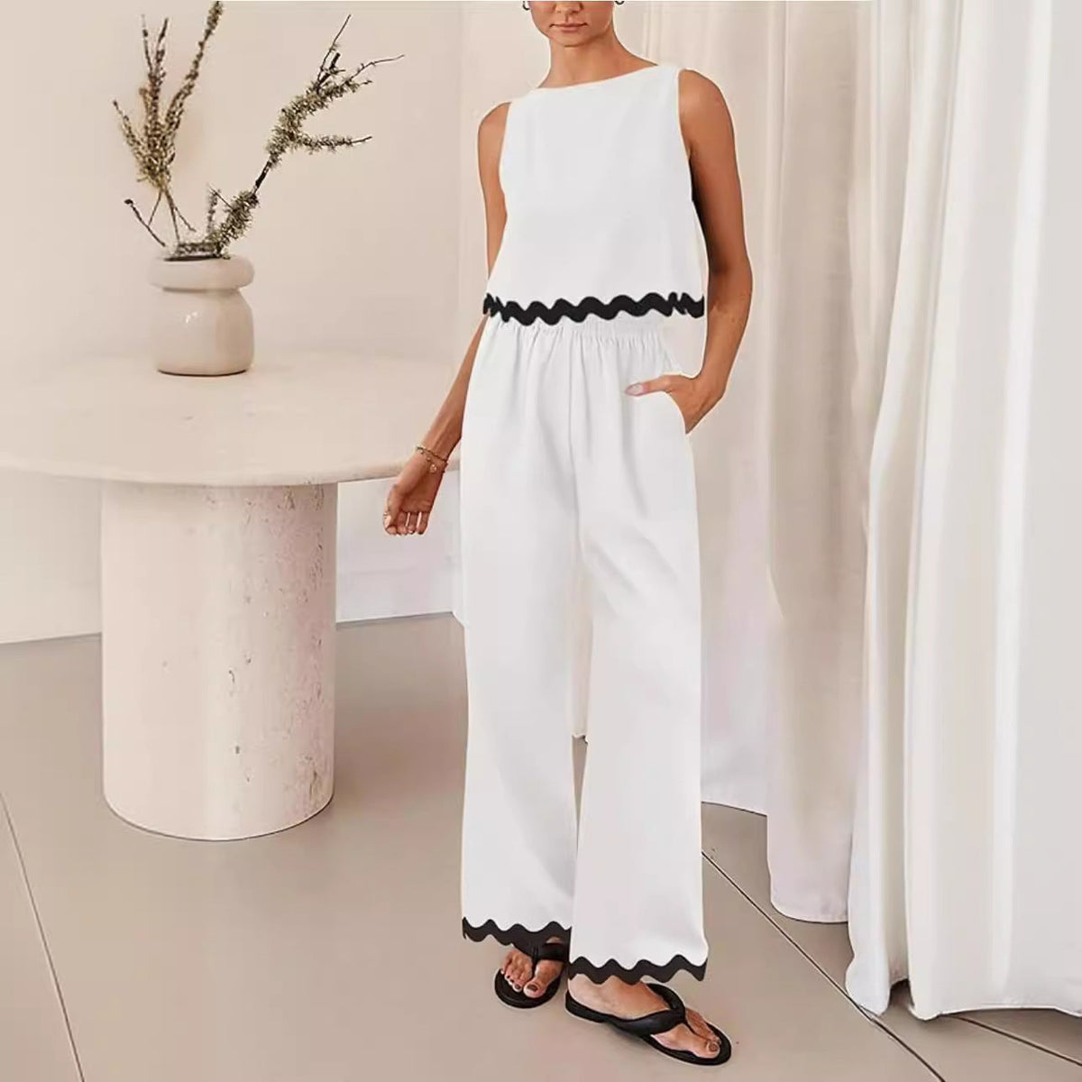 Women's Elegant Lounge Set with Wide Cut and Decorative Wave Edges