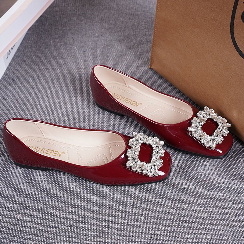 Women's Ballet Flats with Decorative Detail