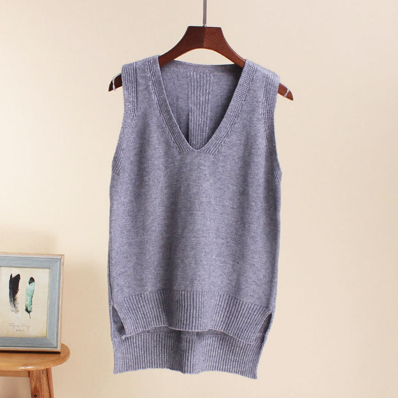 Women's Sleeveless V-Neck Fine Knit Top