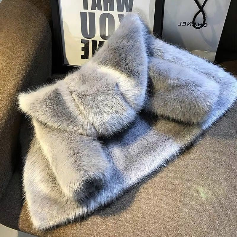 Women's Elegant Faux Fur Jacket with Voluminous Collar and Shawl Collar