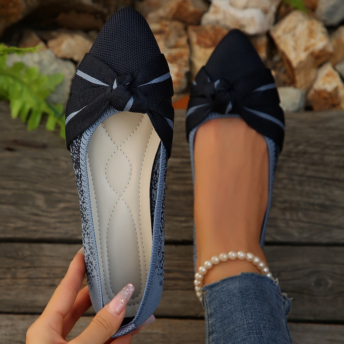 Women's Ballet Flats with Decorative Bow Design
