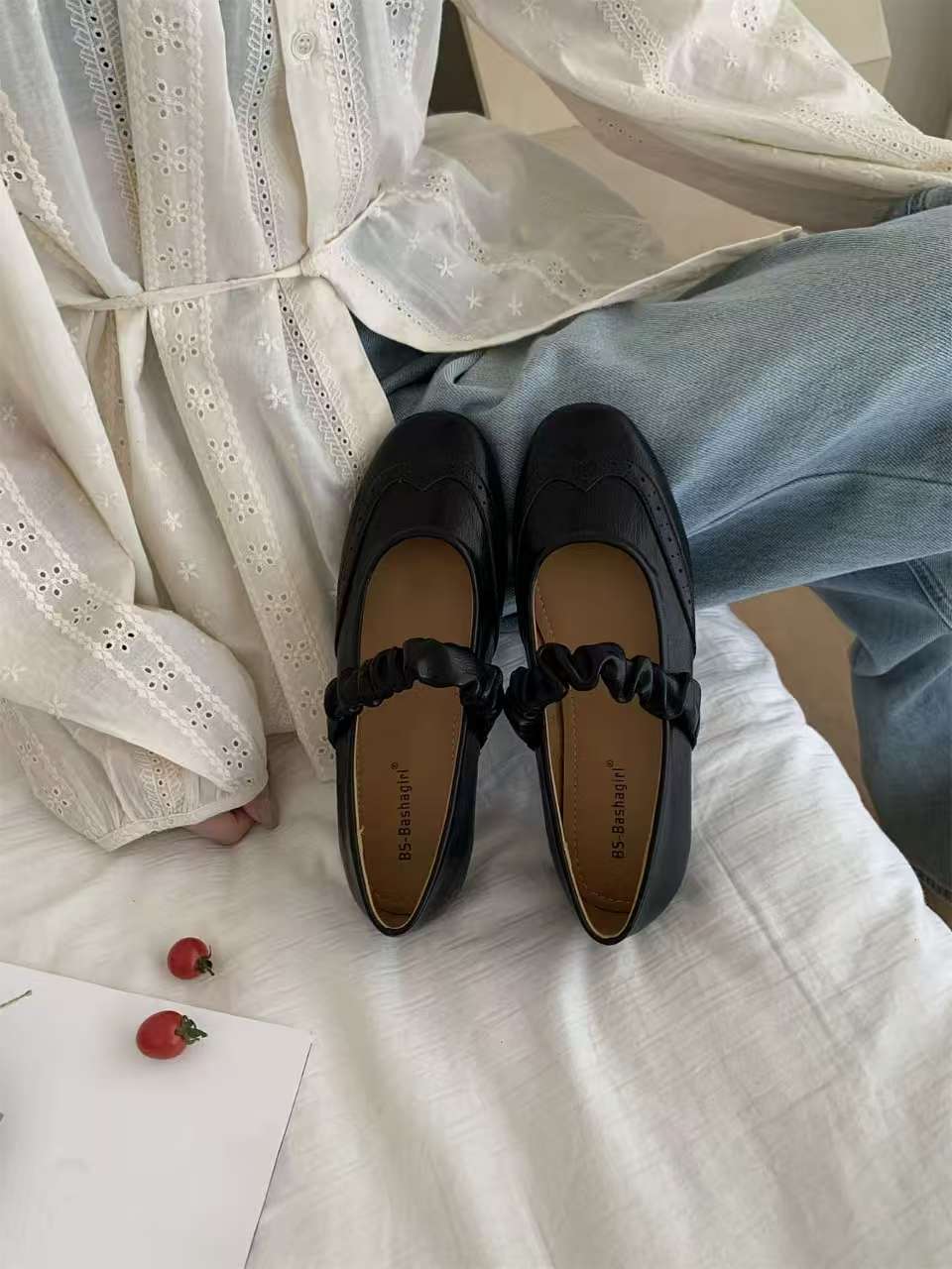 Women's Ballet Flats with Elastic Strap