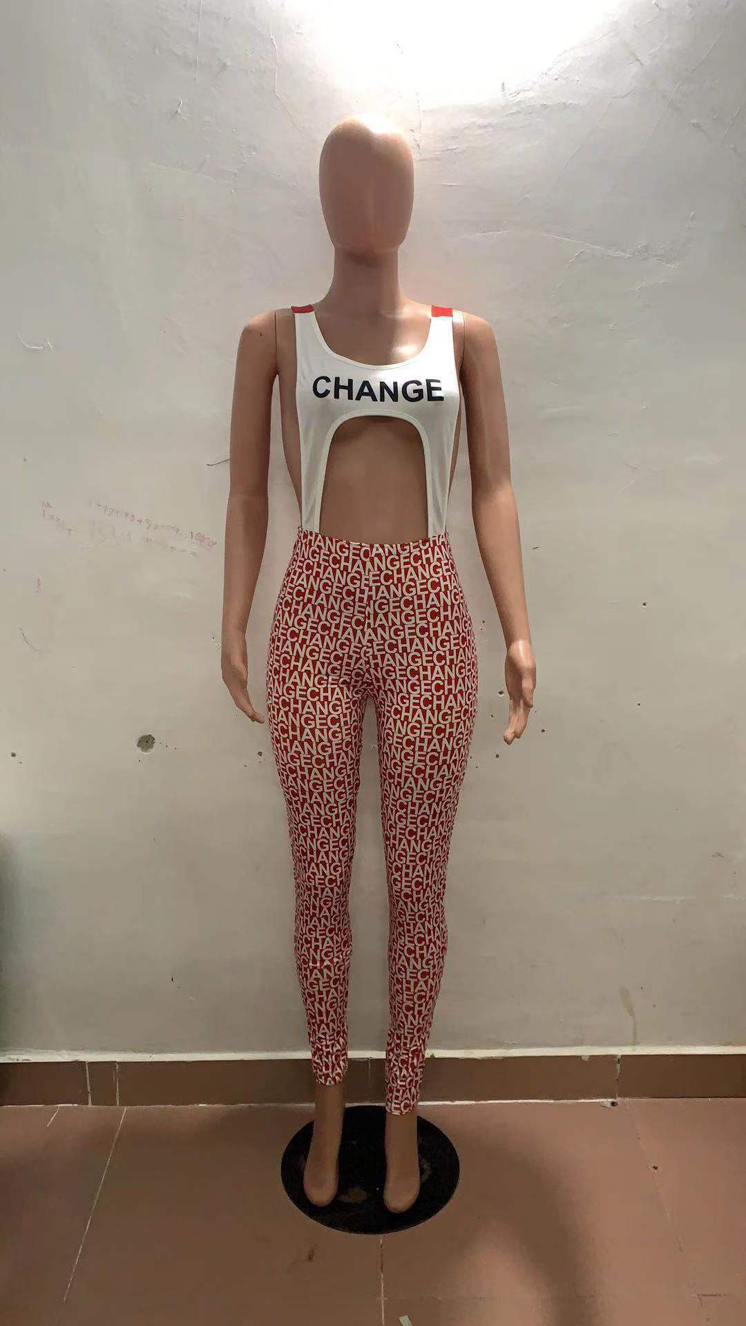 Women's Fitted Sport Outfit with Fashionable Print