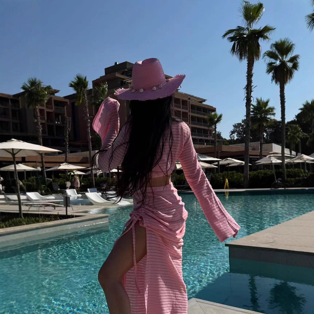 Women's Charming Beach-Ready Outfit with Cropped Top and Maxi Skirt
