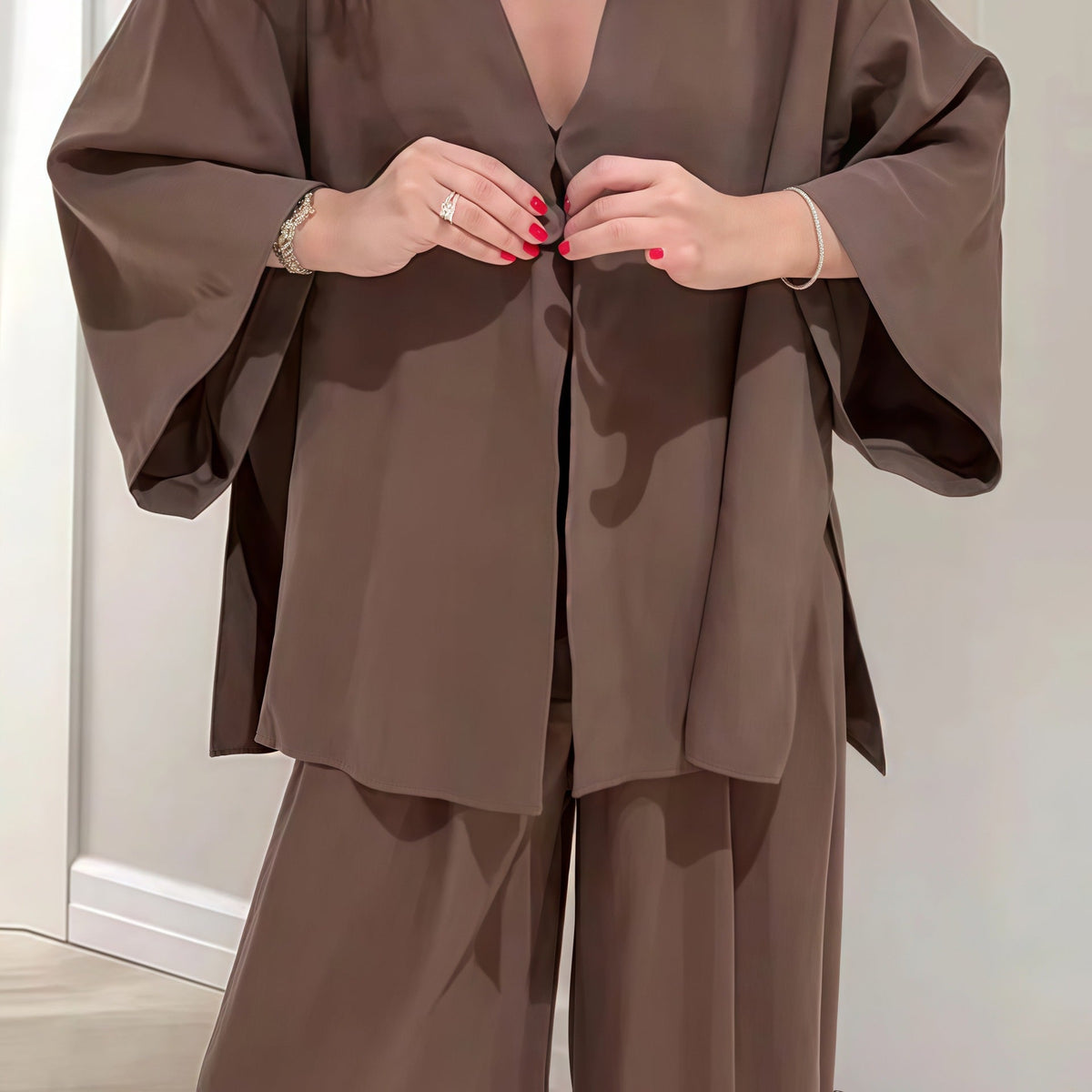 Elegant Kimono Jacket with Wide Sleeves and Loose Fit