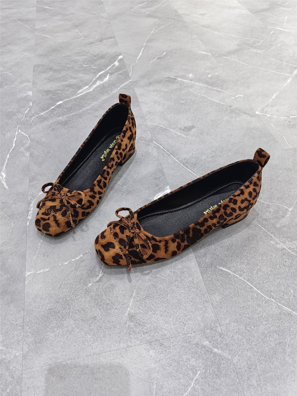 Women's Ballet Flats with Decorative Bow Detail