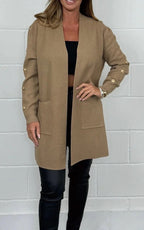 Women's Elegant Knit Cardigan with Button Details and Pockets