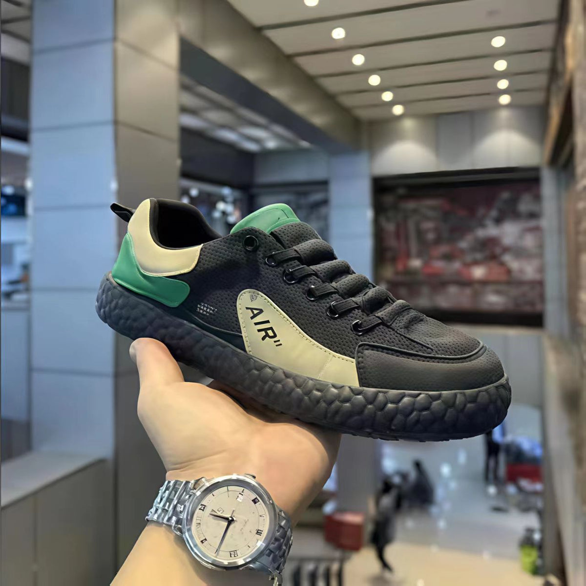 Women's Breathable Sneakers with Anti-Slip Sole and Flexible Cushioning