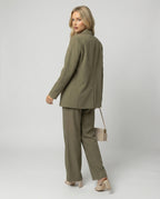 Women's Elegant Suit Set with Wide-Leg Trousers and Modern Blazer