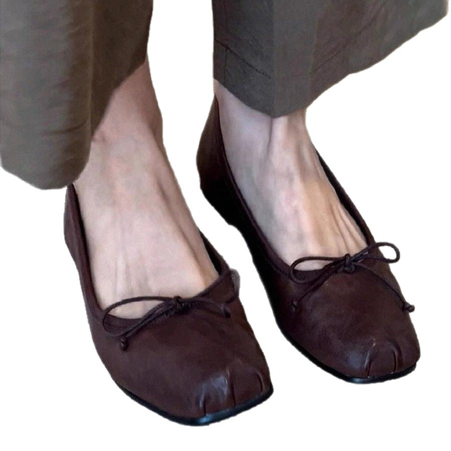 Women's Ballet Flats with Unique Toe Design and Adjustable Strap