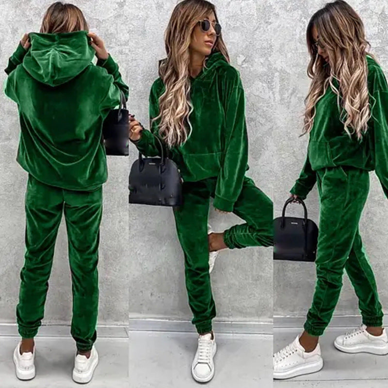Women's Luxurious Microfiber Sport Suit with Hood and Pockets
