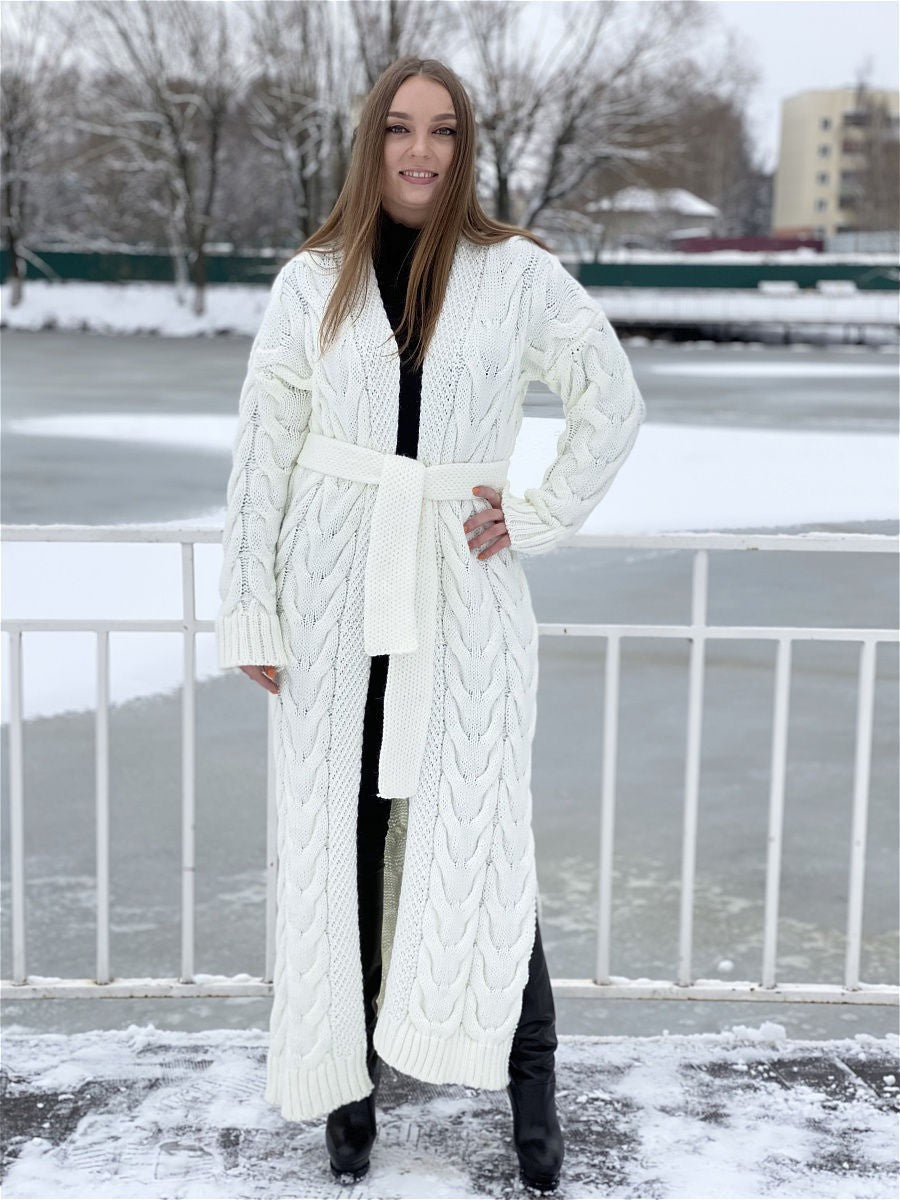 Women's Chunky Knit Coat with Distinctive Cable Knit Design and Open Front