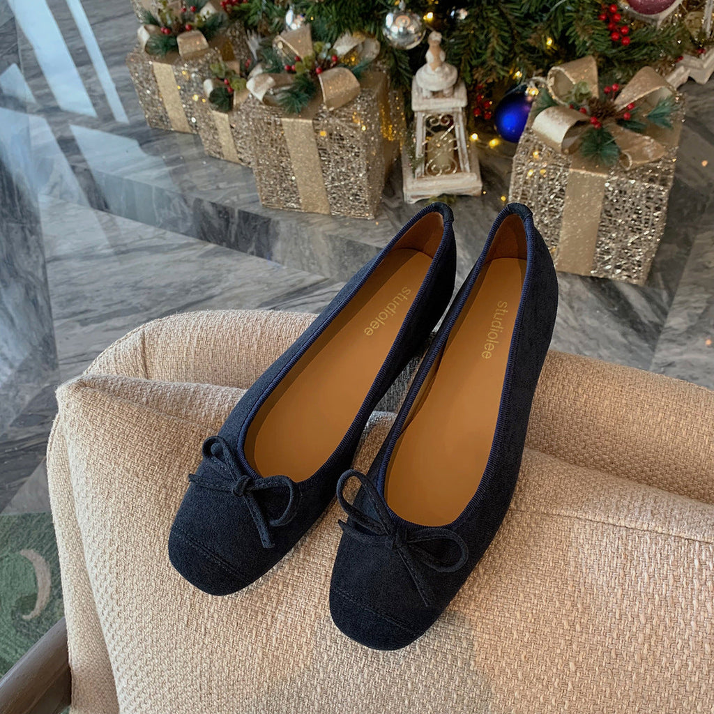 Women's Ballet Flats with Charming Bow Detail in Suede
