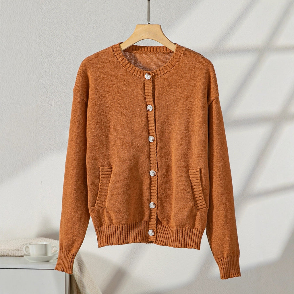 Women's Elegant Cardigan with Button Details and Practical Pockets