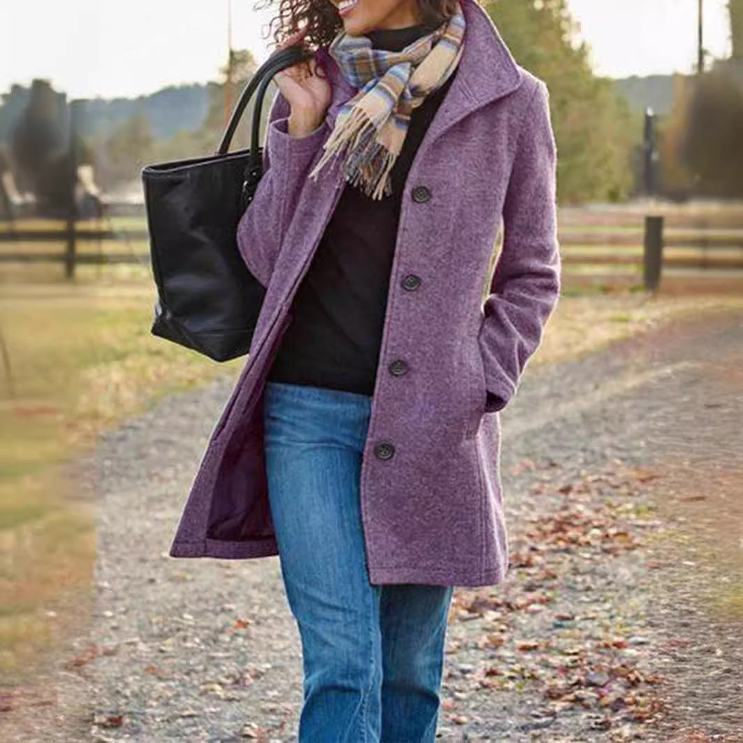 Women's Elegant Wool Coat with Practical Pockets and Classic Lapel