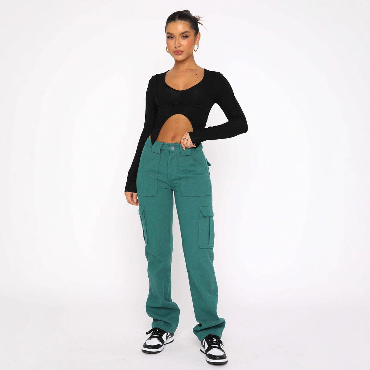 Women's Cargo-Style Pants with High Pockets and Relaxed Fit