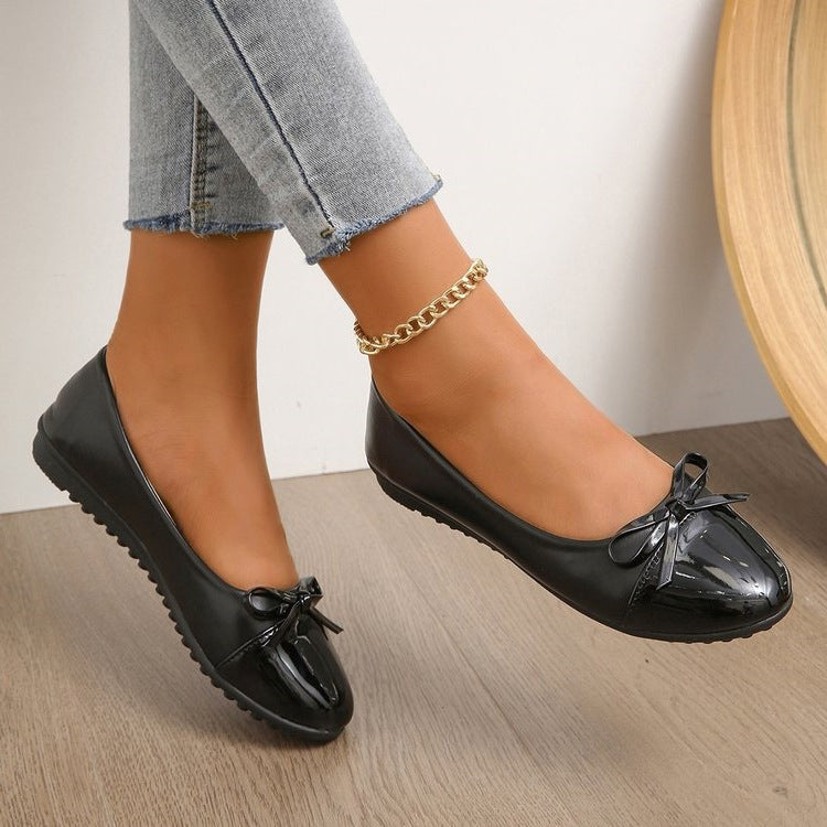 Women's Ballet Flats with Color Block Design and Delicate Bow Detail
