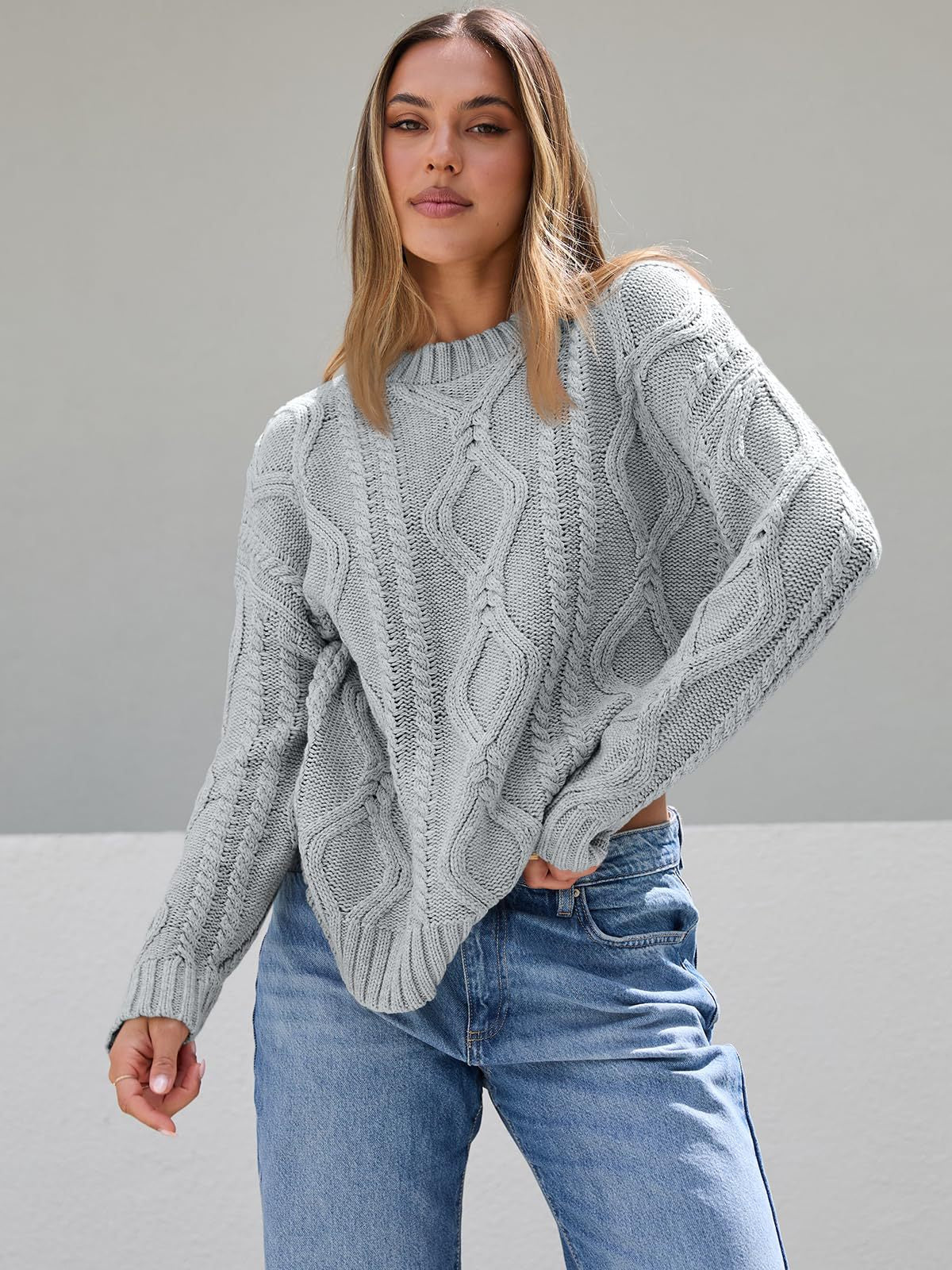 Women's Chunky Knit Sweater with Wave Pattern and Wide Cut