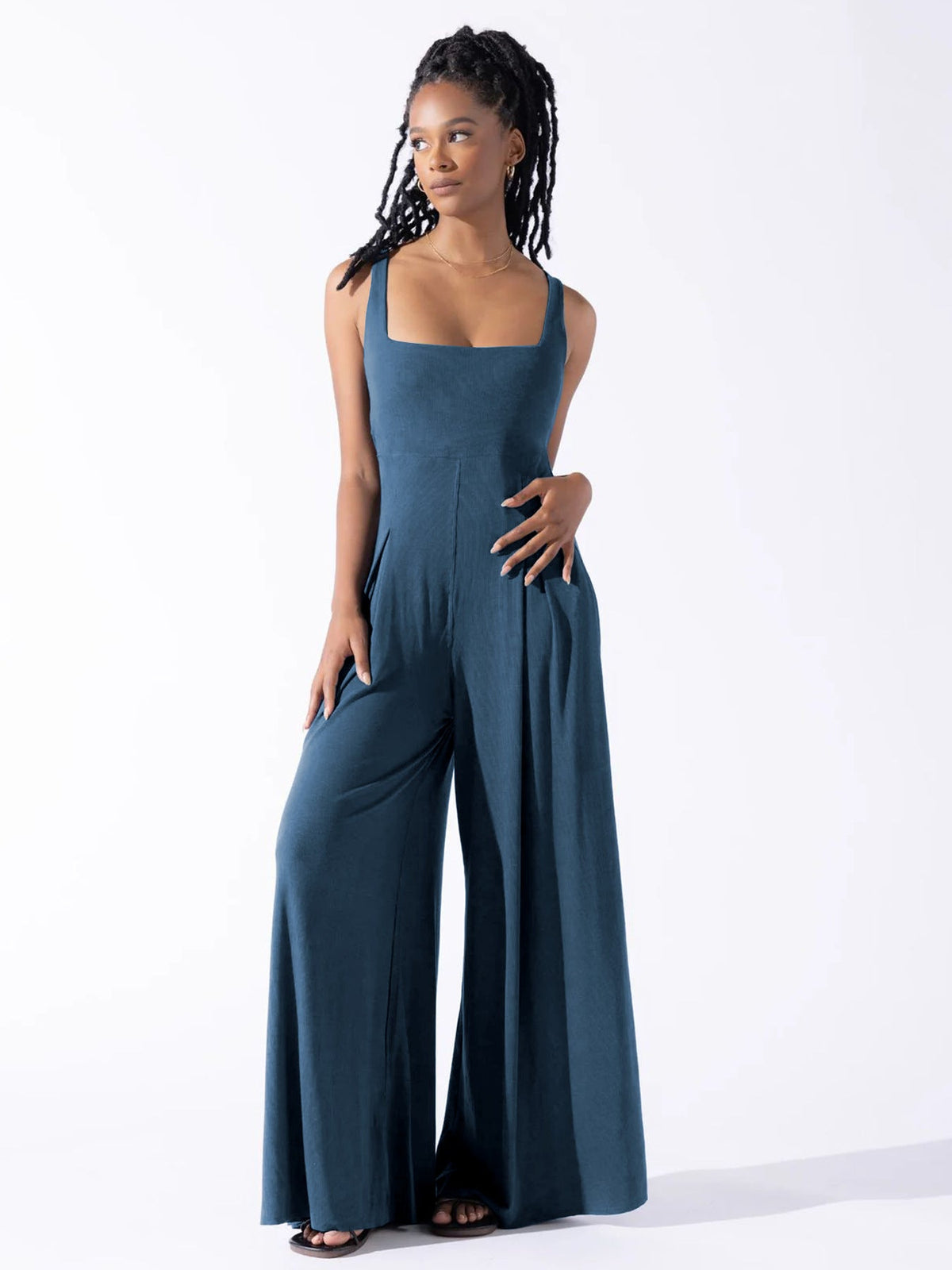 Elegant Jersey Jumpsuit with Wide Legs and Deep Neckline