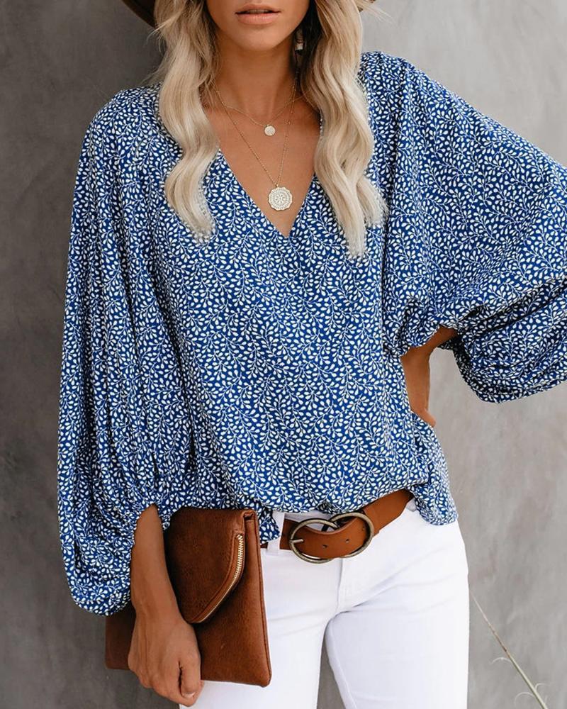 Women's Blouse with Wide Sleeves and Floral Pattern