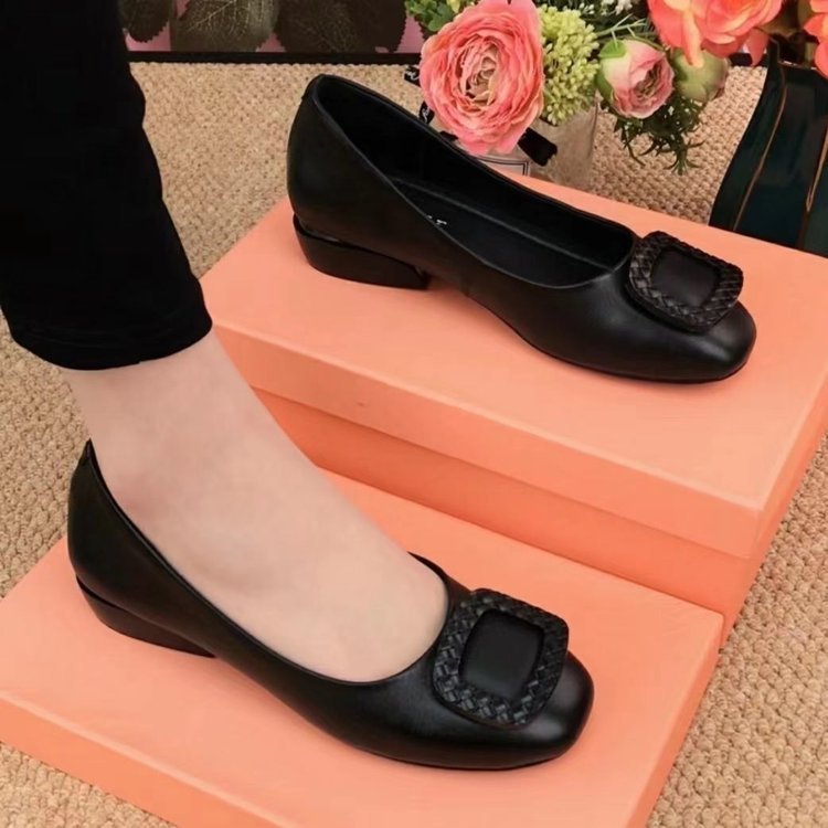 Women's Ballet Flats with Elegant Braided Detail and Comfortable Sole