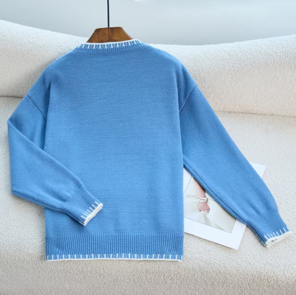 Women's Cozy Sweatshirt with Bow Motif and Comfortable Sleeves