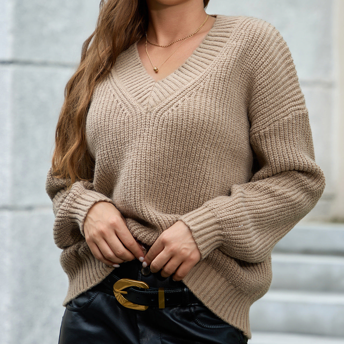Women's Cozy V-Neck Knit Sweater with Relaxed Fit and Textured Pattern