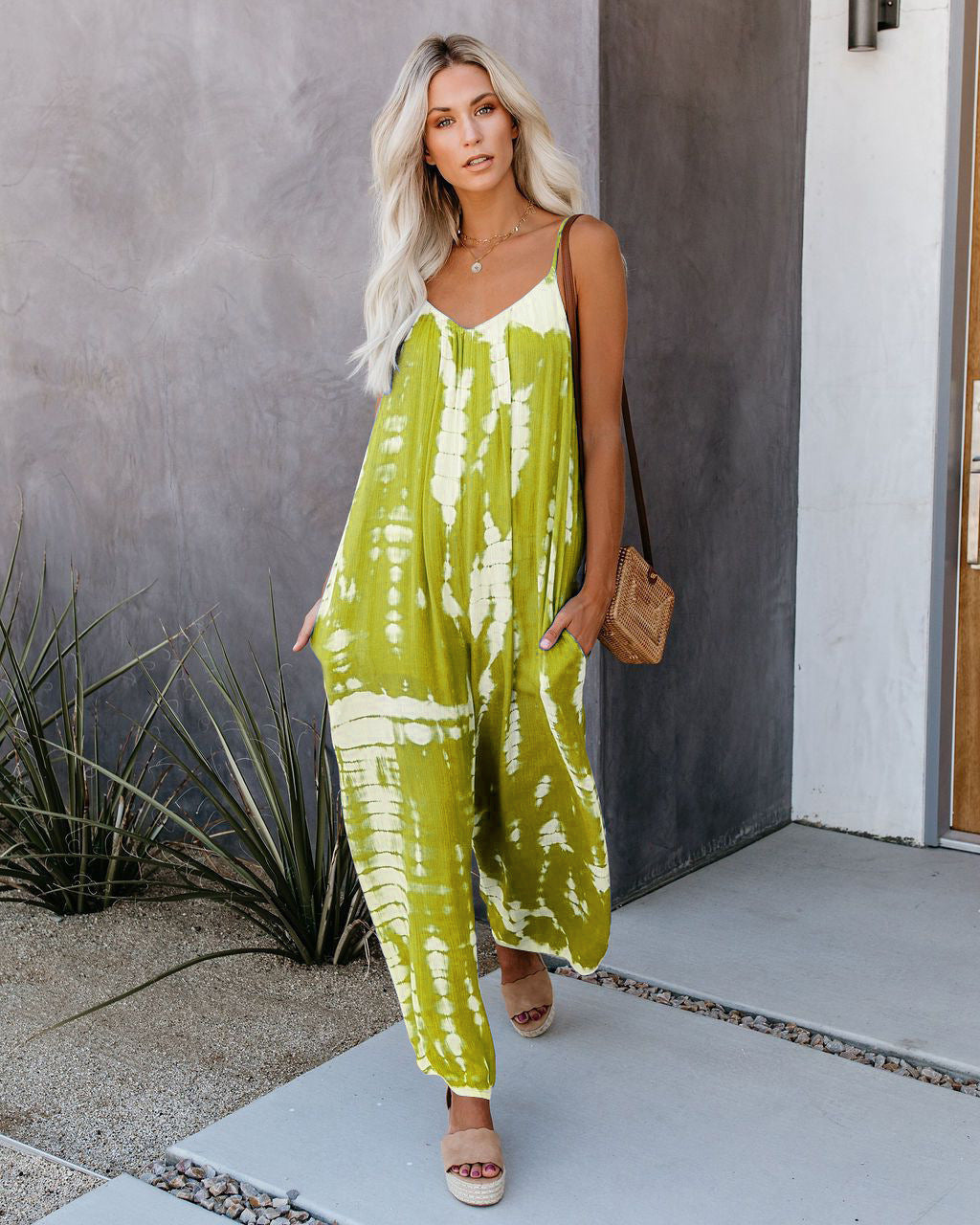 Elegant Wide-Leg Jumpsuit with Spaghetti Straps
