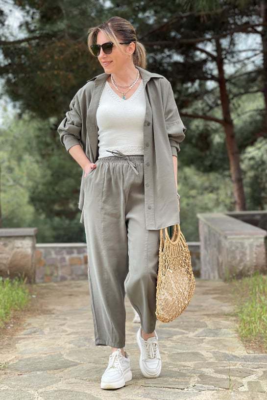 Women's Loose Shirt with Stand-up Collar