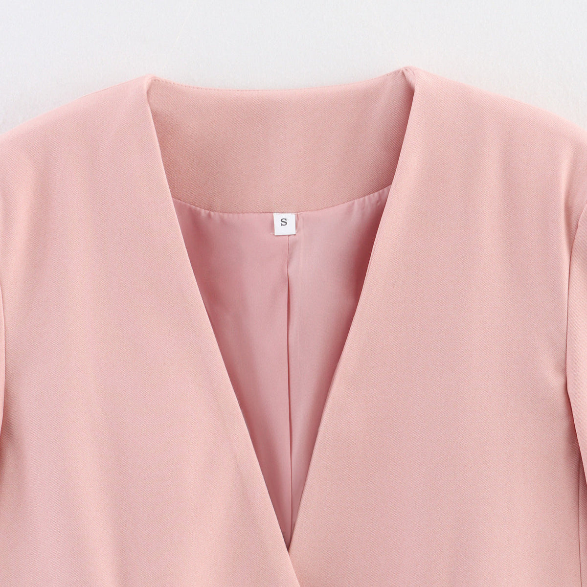 Women's Blazer with Elegant Cut and Modern Pockets