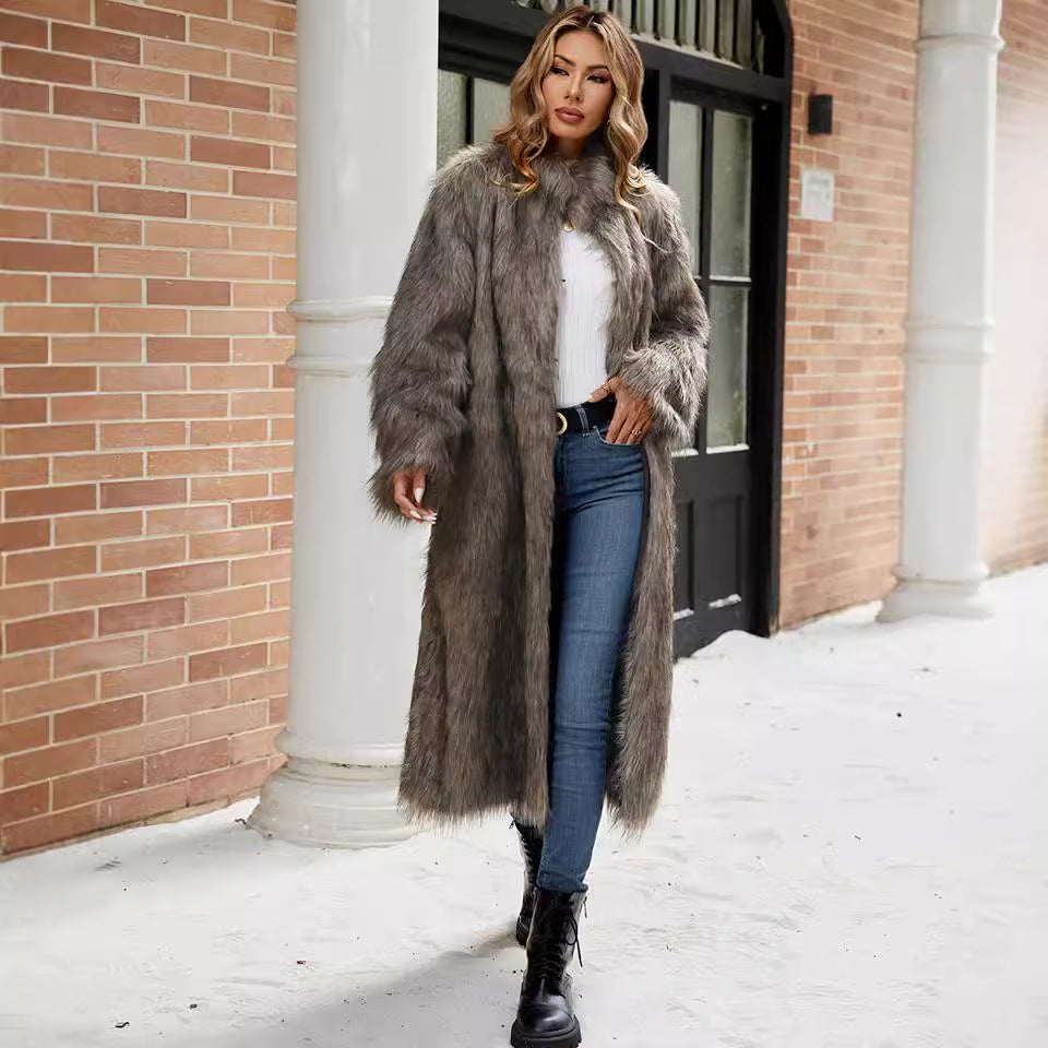 Women's Elegant Long-Haired Fur Coat