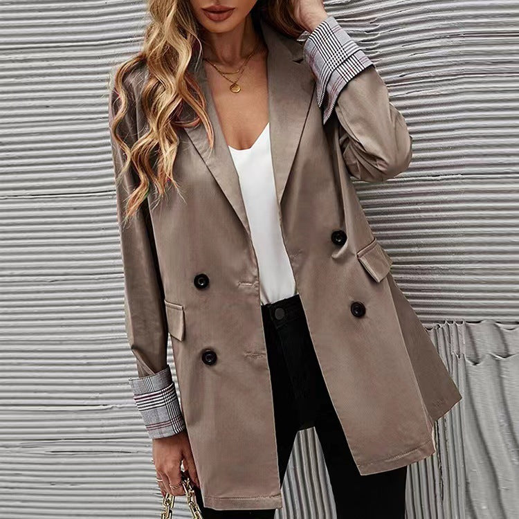 Elegant Double-Breasted Blazer with Plaid Detail
