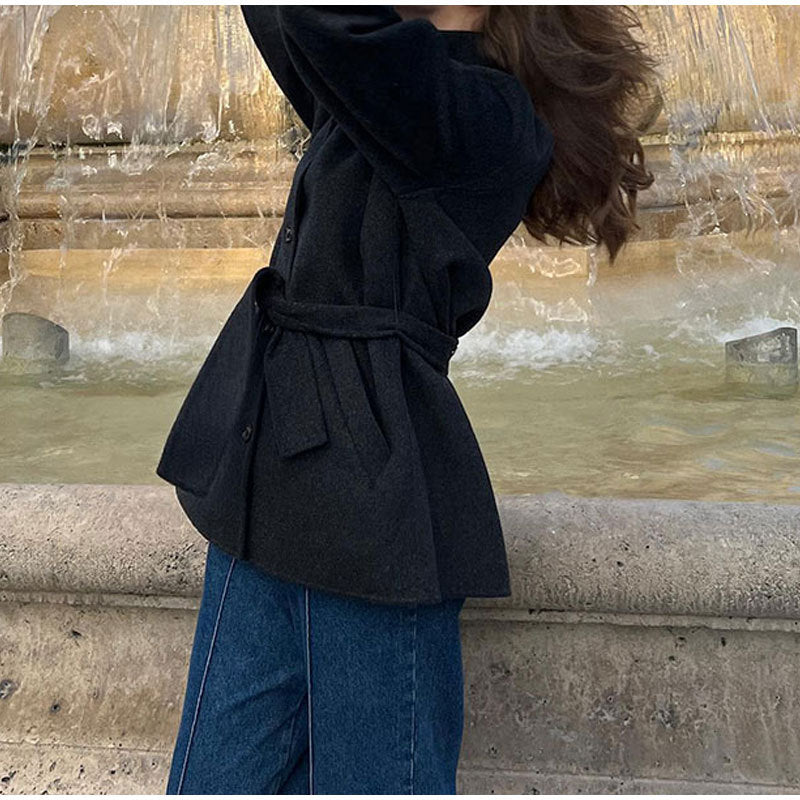 Women's Comfortable Trench Coat with Belt and Voluminous Sleeves