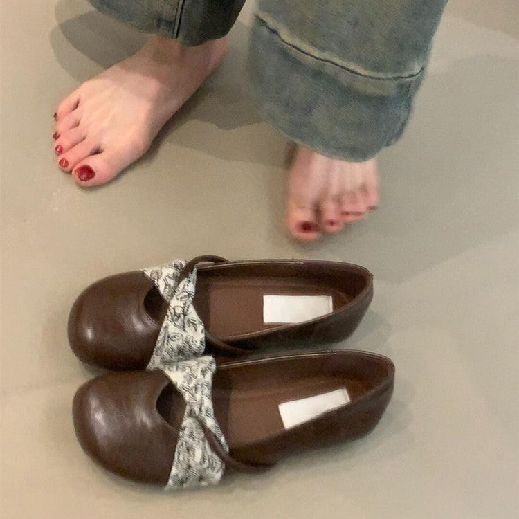 Women's Ballet Flats with Floral Strap Design and Comfortable Footbed