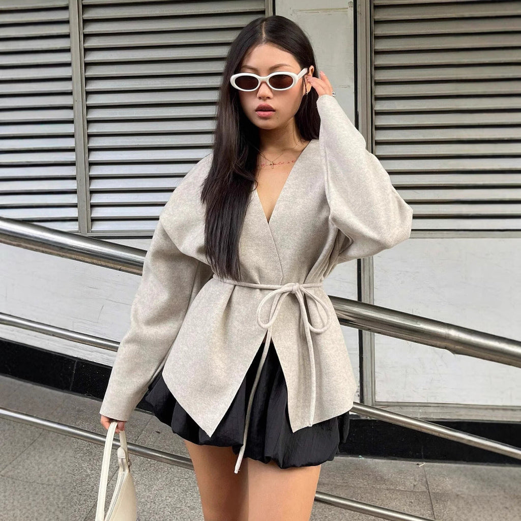 Elegant Wrap Coat with Tailored Fit and Fashionable Details