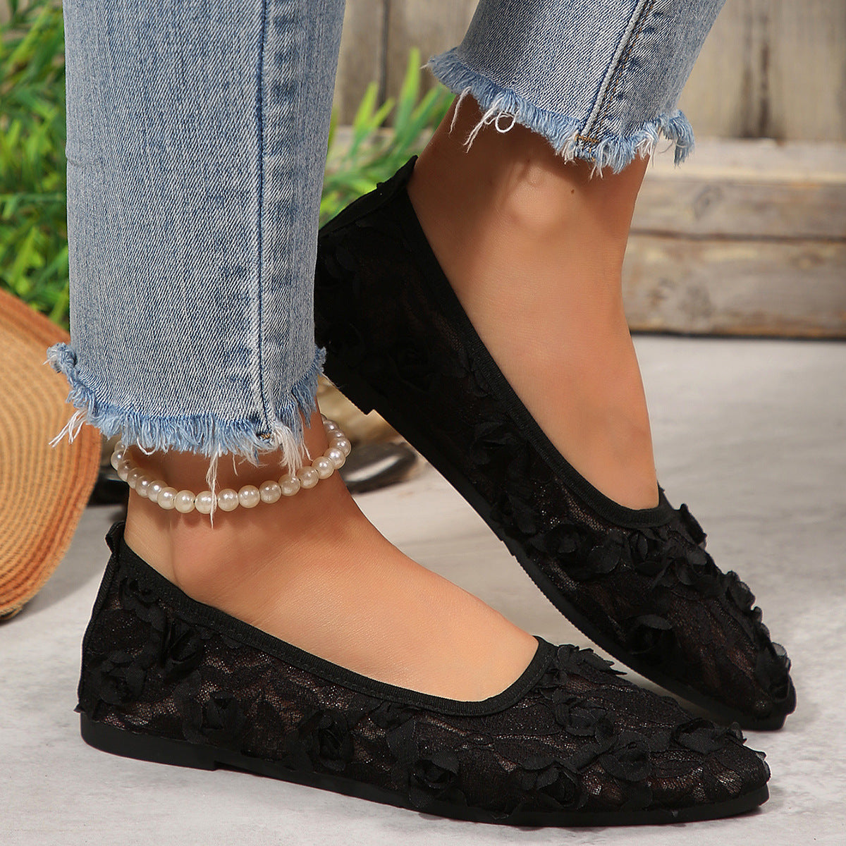 Women's Ballet Flats with Floral Lace and Elegant Details