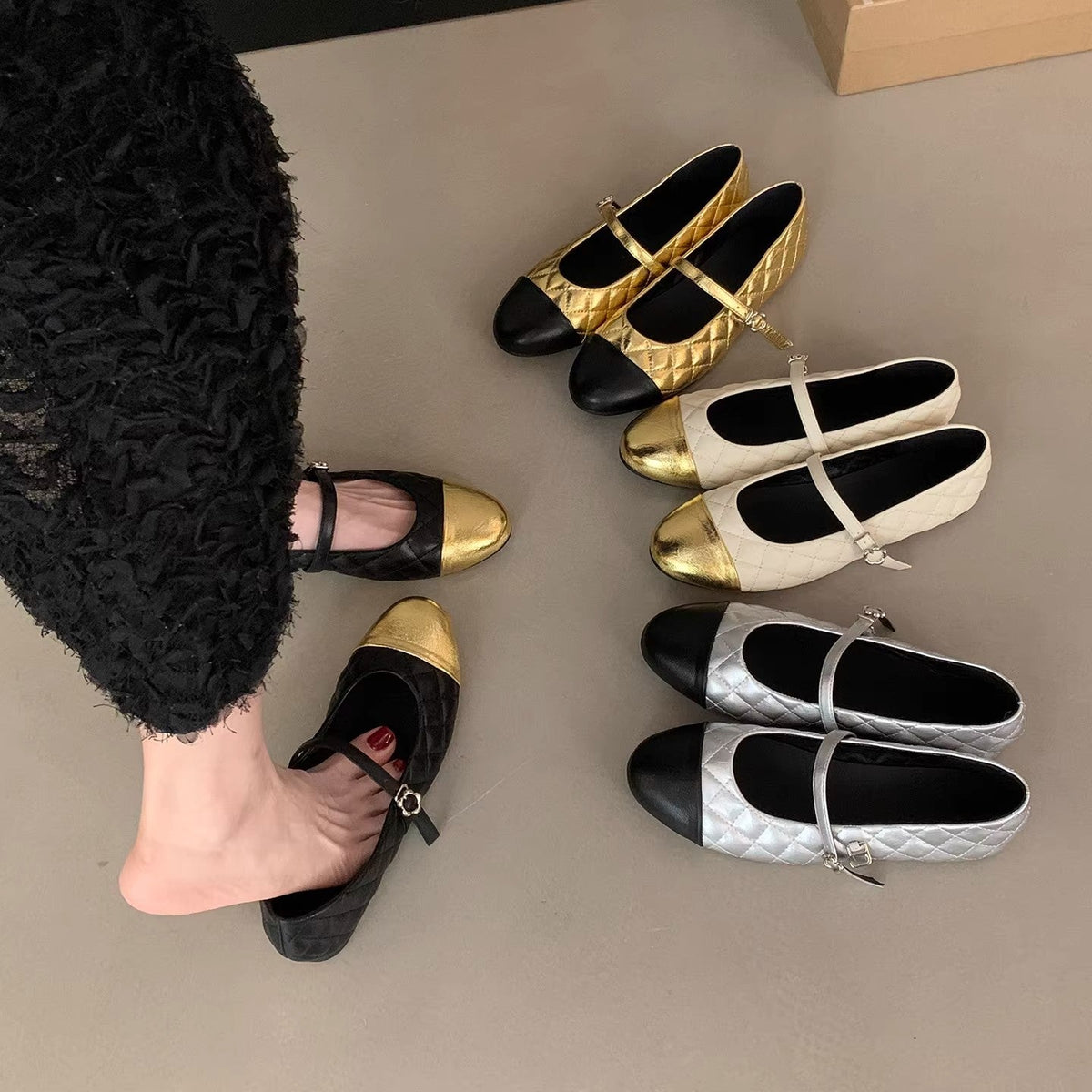 Women's Ballet Flats with Strap and Metallic Accent